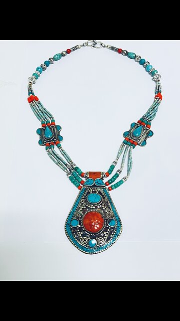 Love vintage? Into timeless pieces? You’re in the right place!”