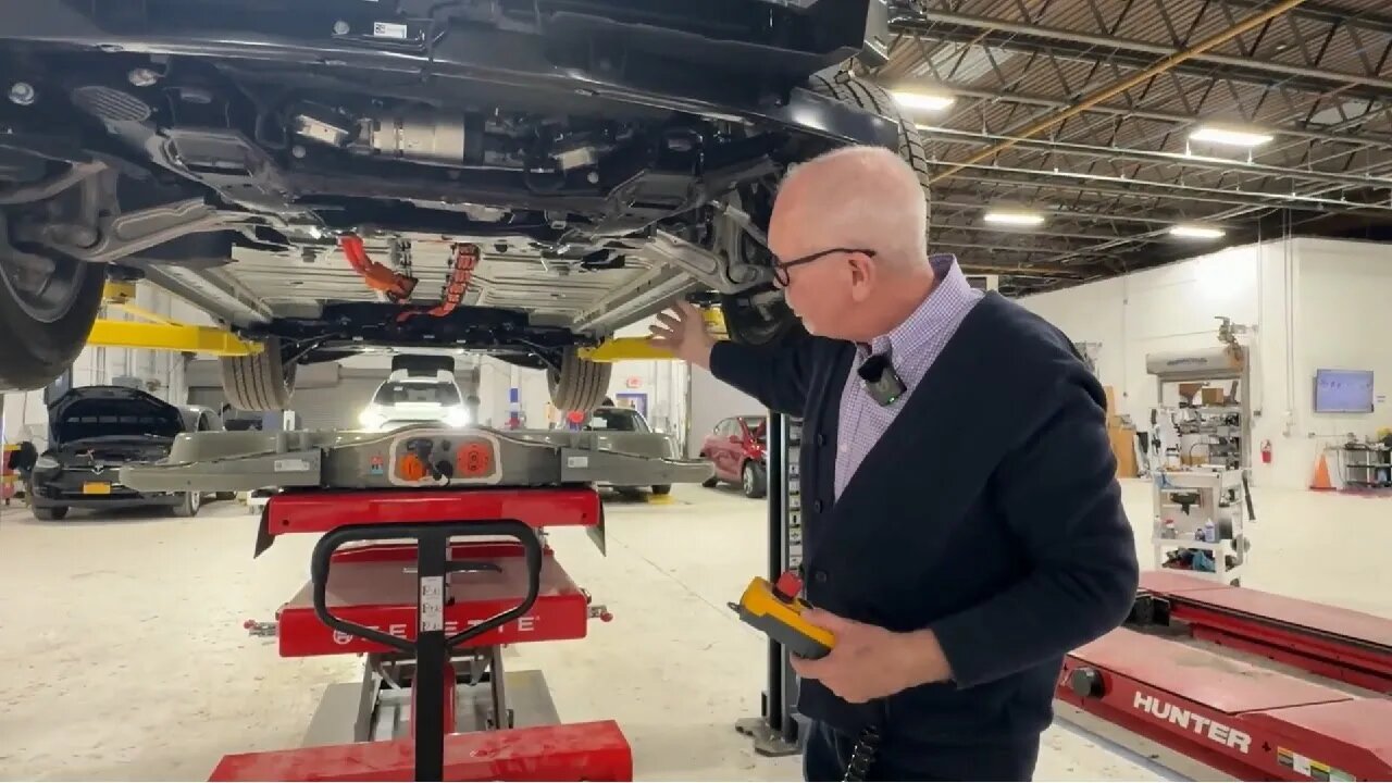 Repairing the Honda Prologue EV: Battery Removal & Reinstallation with Celette BatPro Battery Lift