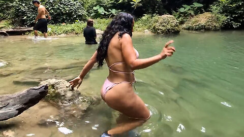 Getting to know a waterfall in Chiapas bikini try on haul