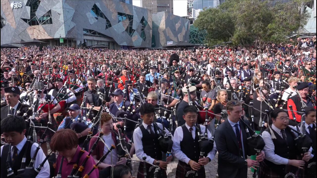 374 bagpipers in Melbourne set a new world record with their