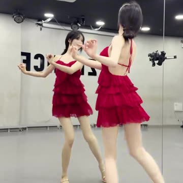 Dancing in Front of the Mirror | Beach Dress Vibes Today