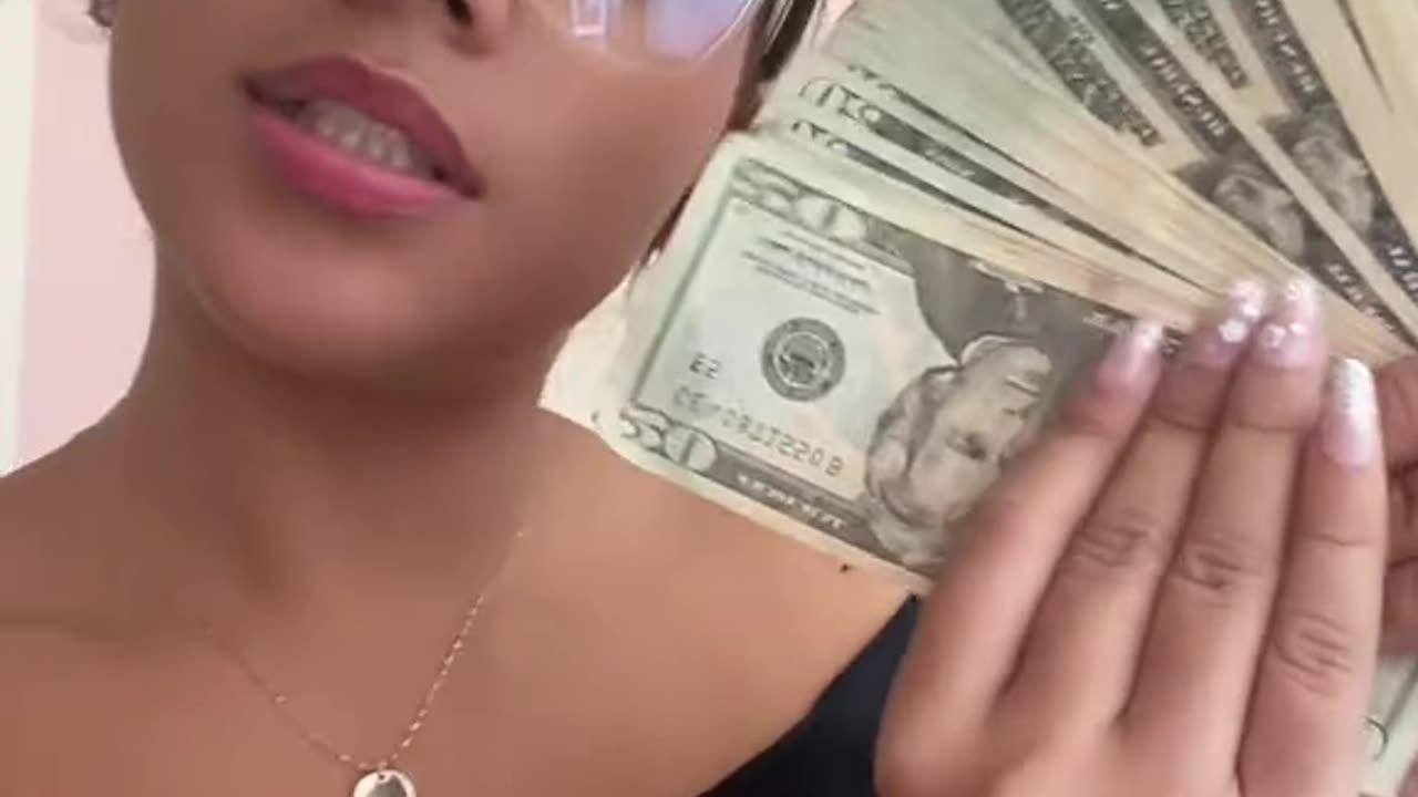 Holly Hennessy Flexing Simp Money