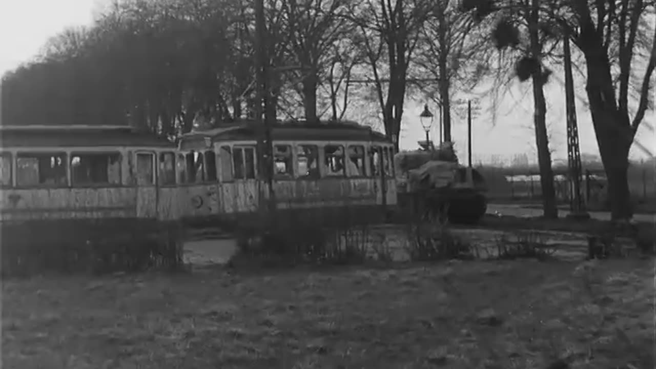 3RD ARMORED DIVISION ENTERS COLOGNE... - 3RD ARMORED DIVISION ENTERS COLOGNE, GERMANY - 111-adc-1955