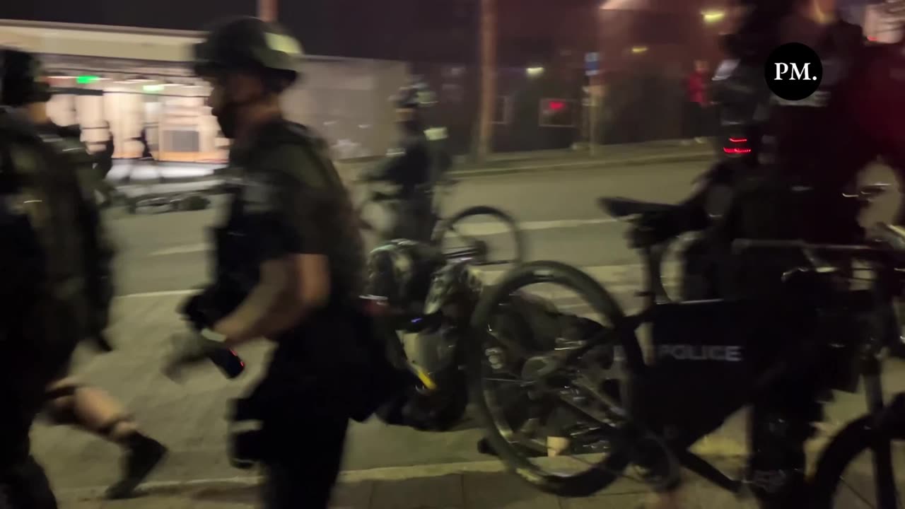 RIOTS: Anti-ICE rioter punched to the ground outside federal building in Seattle