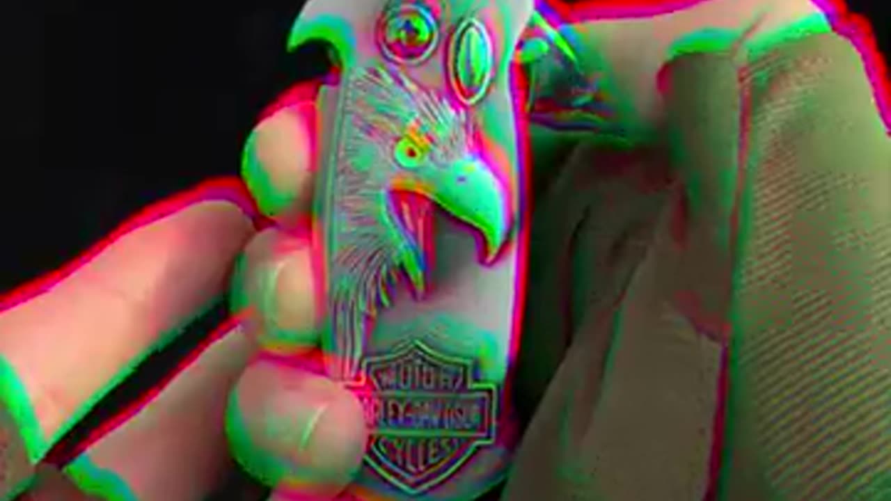 This all-metal lighter features dual flame technology,