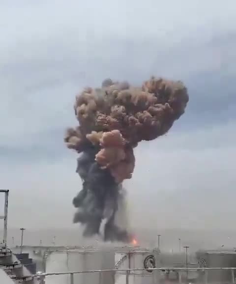 Large explosion at Iranian port in Bandar Abbas