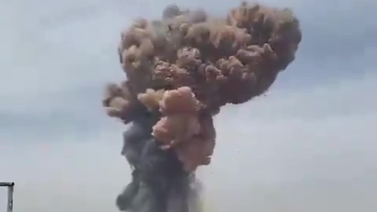 Large explosion at Iranian port in Bandar Abbas