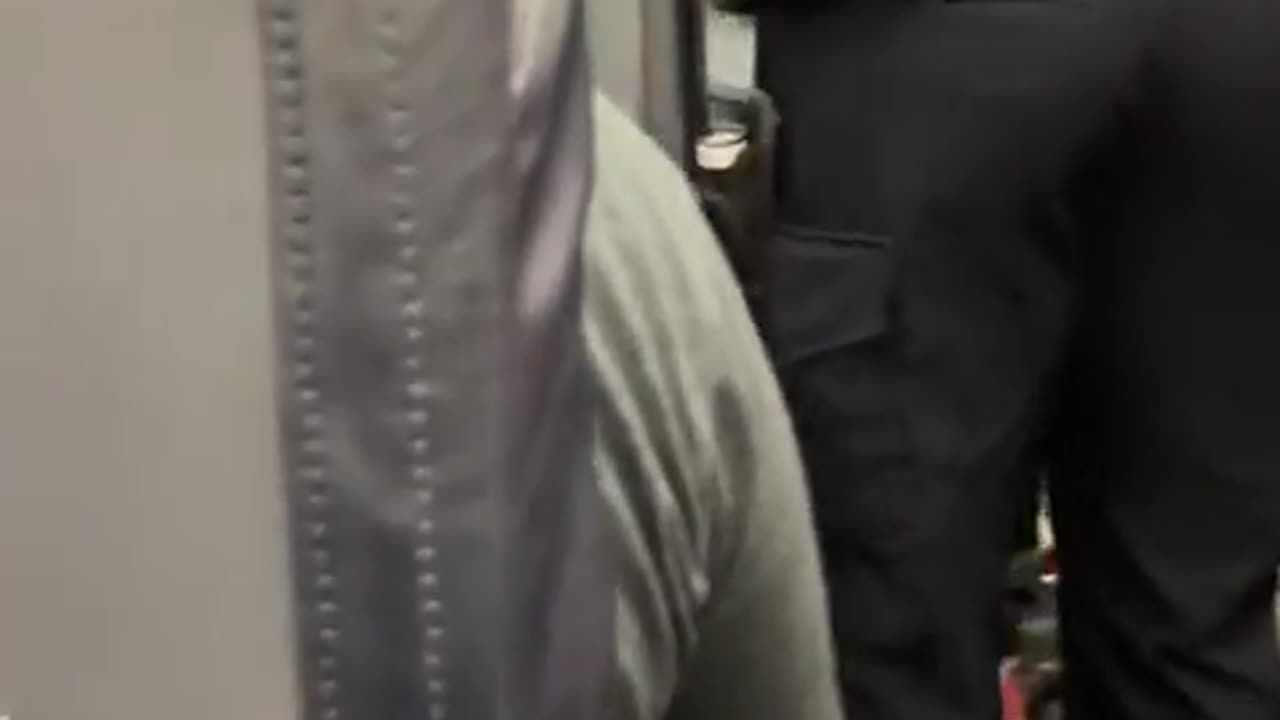 African American lady was kicked out of a flight