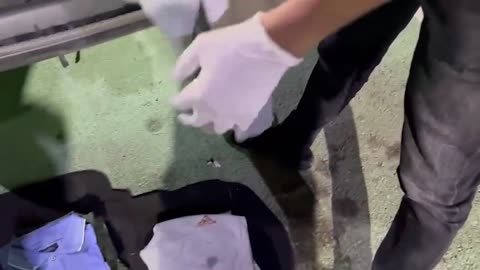 Agentes DNCD en Maleta