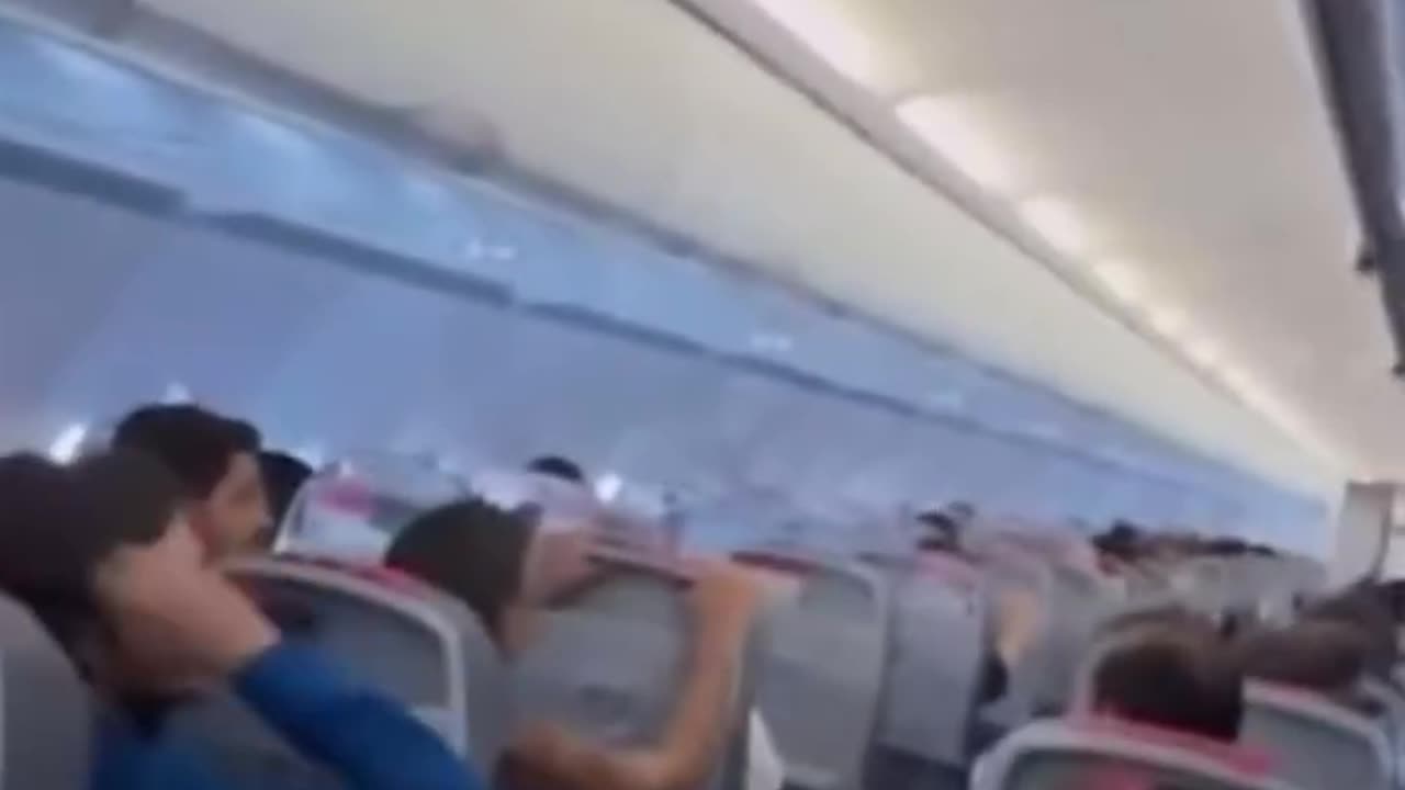 Fly Jinnah Karachi-Lahore Flight Hits EXTREME Turbulence in Lahore Storm: Pilot Returns to Karachi