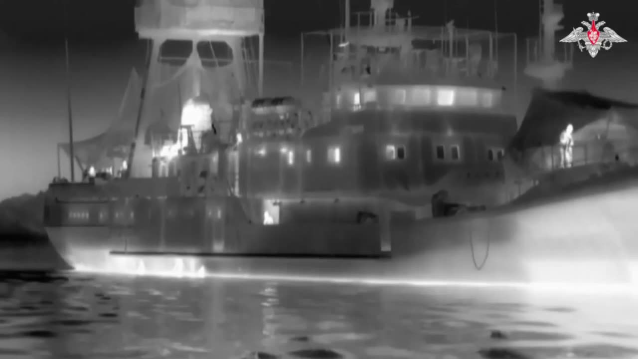 ‼️ Footage has emerged directly from the surface drone-kamikaze at the moment