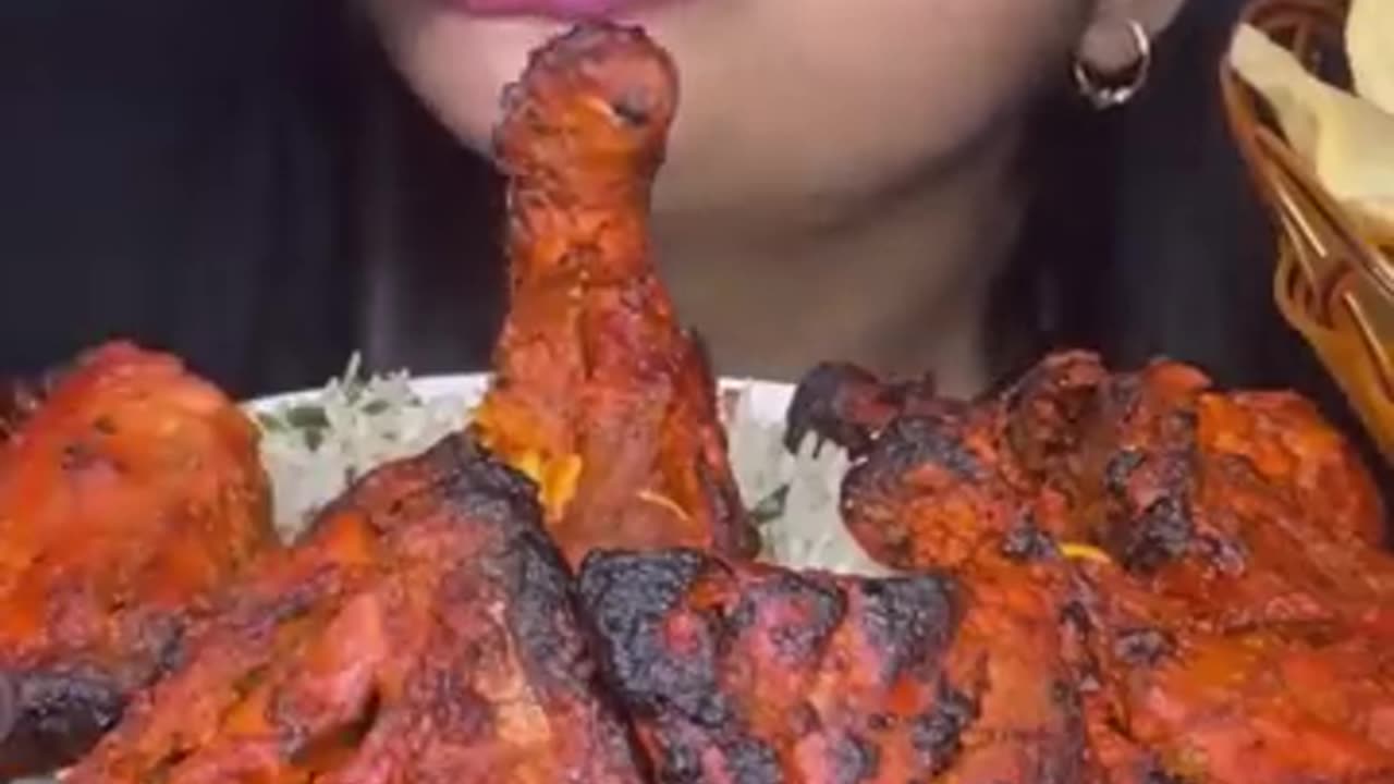 Asmr eating