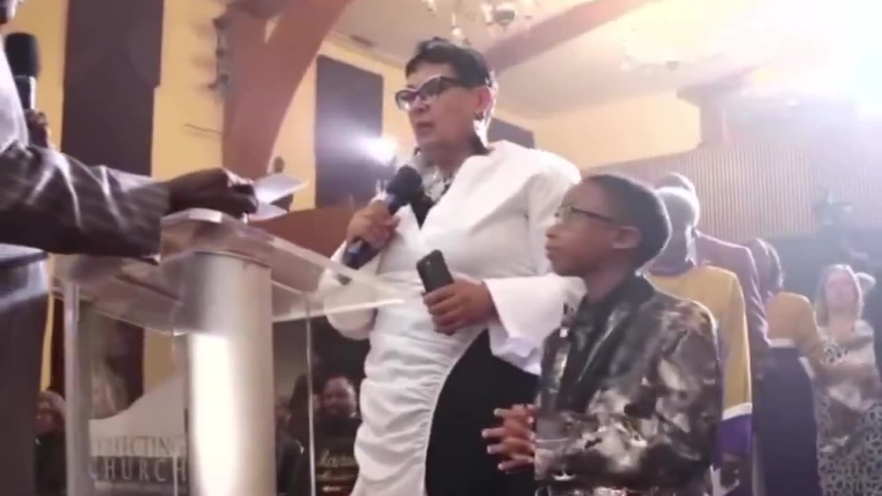 Bishop Marvin Winans blast member donating $1,200 instead of $2,000 during a fundraiser.