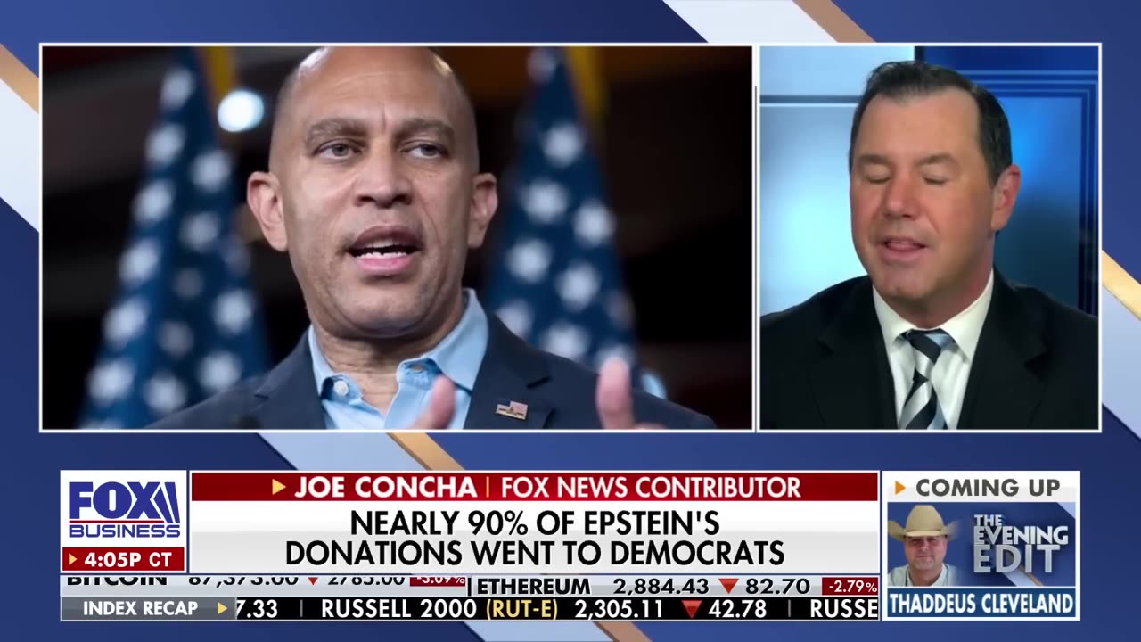 WATCH Hakeem Jeffries, REFUSES to answer questions on Epstein texts.