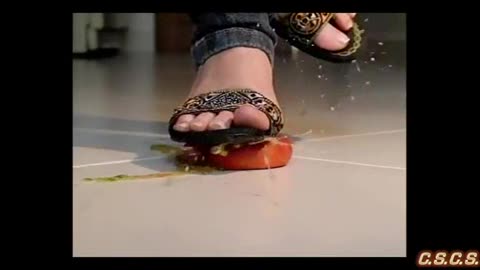 Slow Motion Tomato Crush
