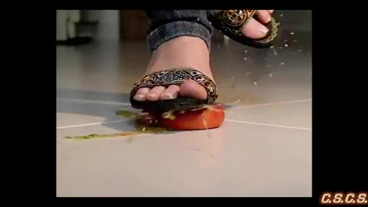 Slow Motion Tomato Crush