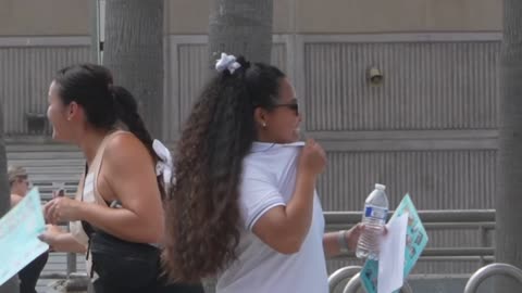 Funny FART Prank at the Beach