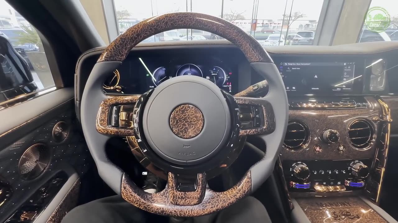 2025 Rolls-Royce Cullinan Linea D’Arabo