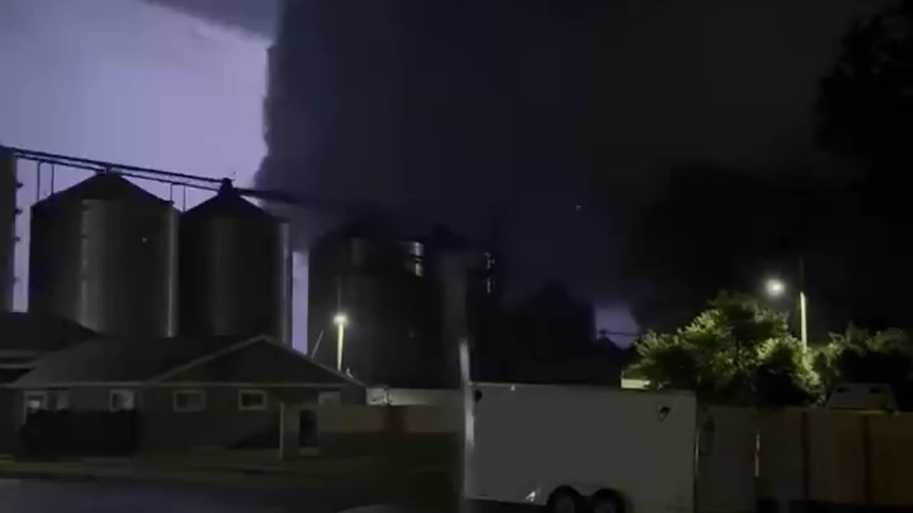 🧠✨ The Mesocyclone: Storm's Rotating Core That Creates Tornadoes! | FeedMyCuriosity