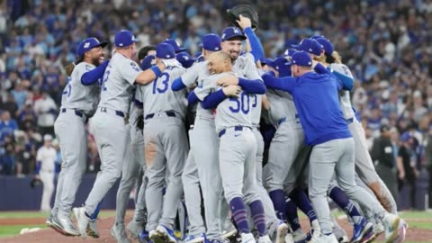 Smith’s homer in 11th lifts Dodgers over Blue Jays 5-4 to become first repeat champion in 25 years
