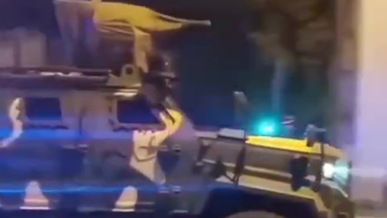 I carri armati ungheresi avanzano verso il confine con l'Ucraina