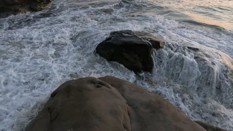Big Waves over the Rocks - HANGOUT - Power-up with Nature Energy #ocean #pacific #zen #4k