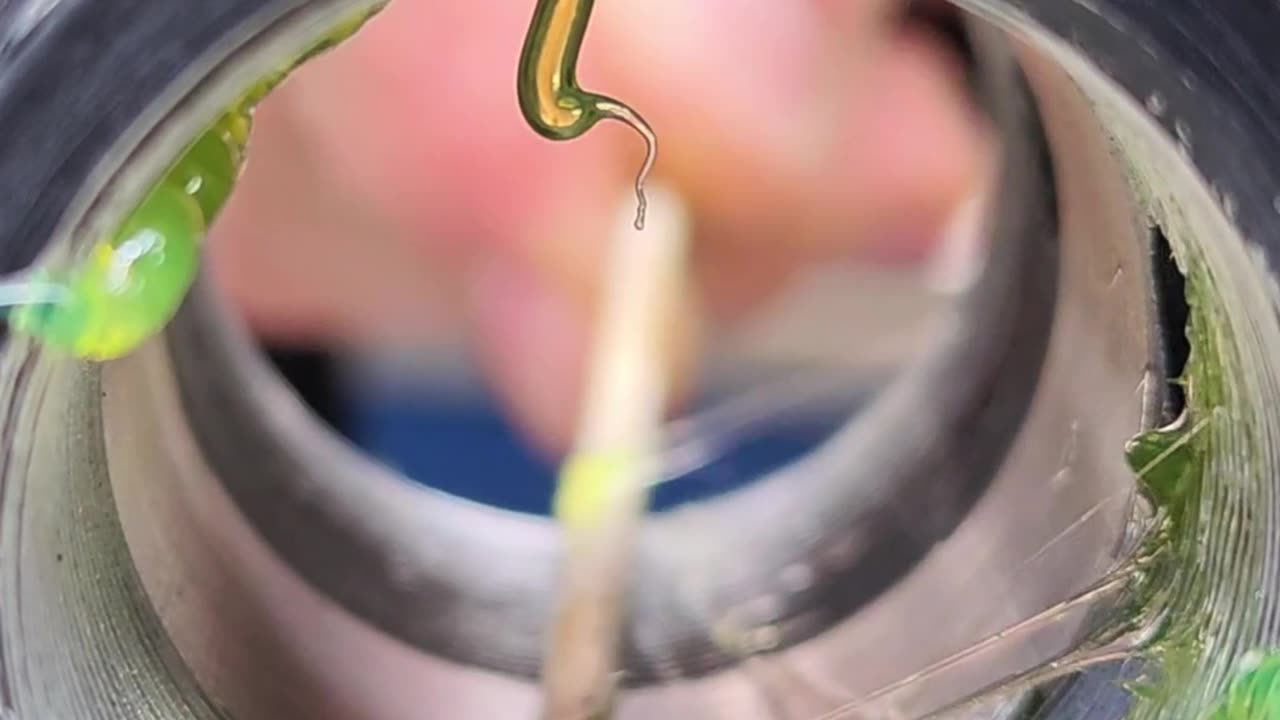 How to properly lubricate and install a bicycle bottom bracket