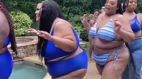 pool Party 😅😅😅🤣