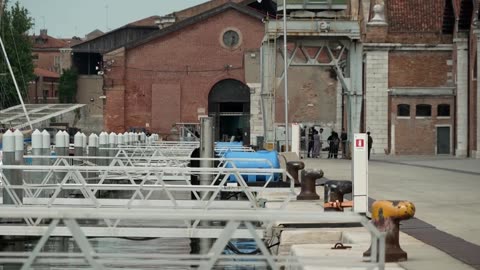 Bezos' Venice wedding party moved over security concerns