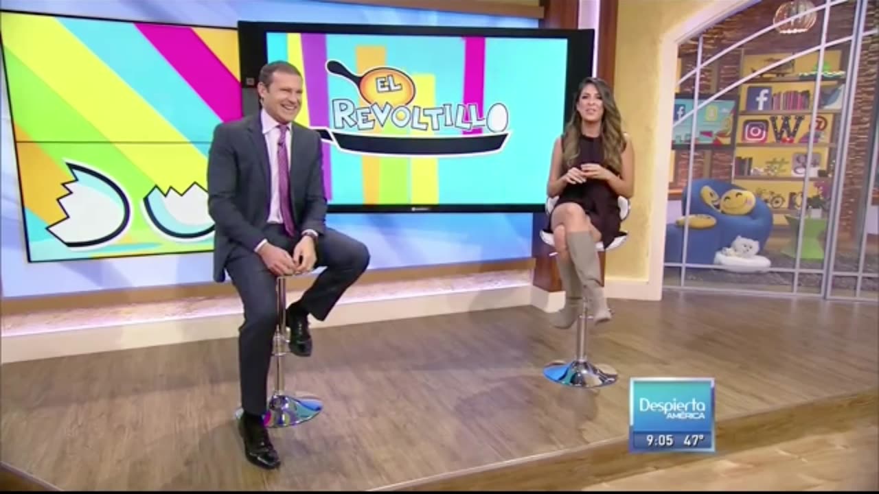 A simple and sexy classic knee boot is always perfect.