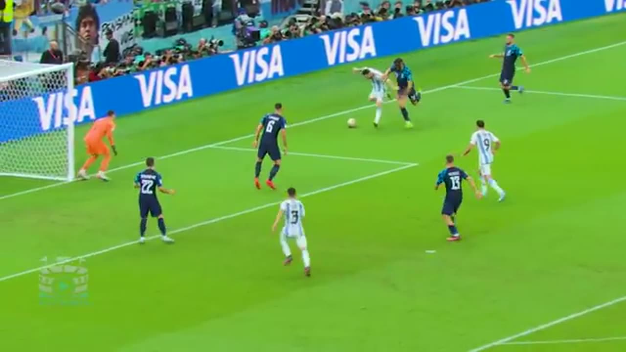 "Top 20 Most Unbelievable Goals in Football History You Won’t Believe