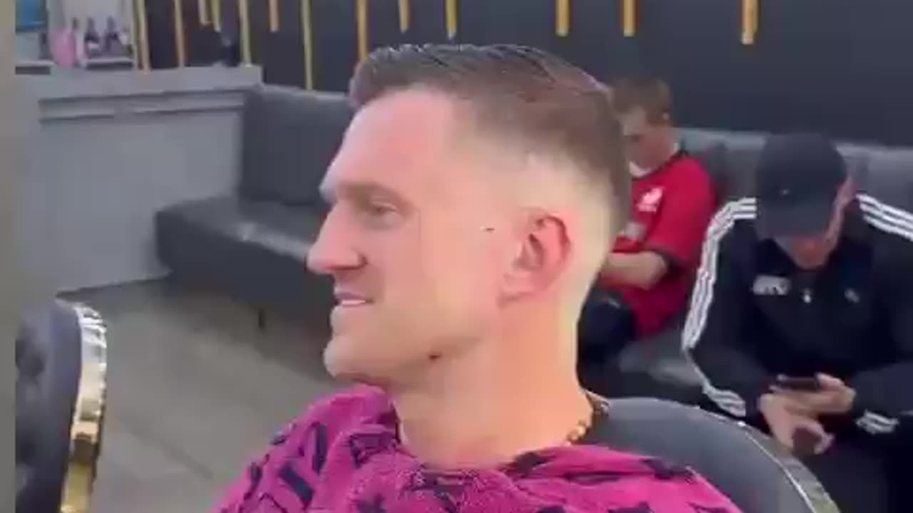 After Release, Tommy Robinson Hits the Barber to Go From Hobo to Hero