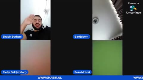 Ryan exposed zichzelf vlak voordat hij wilt gaan blaffen🤣