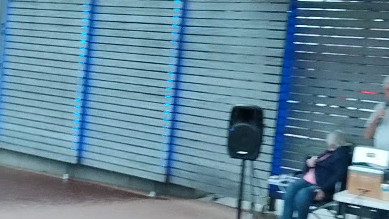 Dancing in the Rain/Bailando En La Lluvia