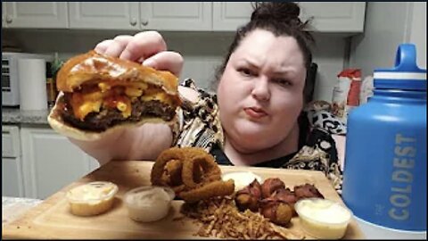 FB 20200614 EATING THE WORKS MAC N CHEESE BURGER WITH ONION RINGS AND WRECKING BALLS MUKBANG