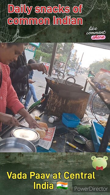 bursting with chutney and street food vibes. #VadaPao #IndianStreetFood