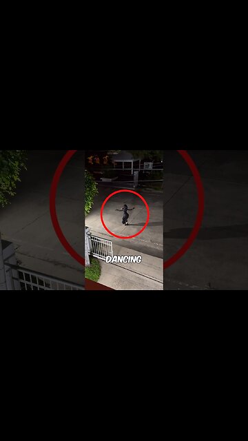 Do not record that girl dancing!📹💃🏻