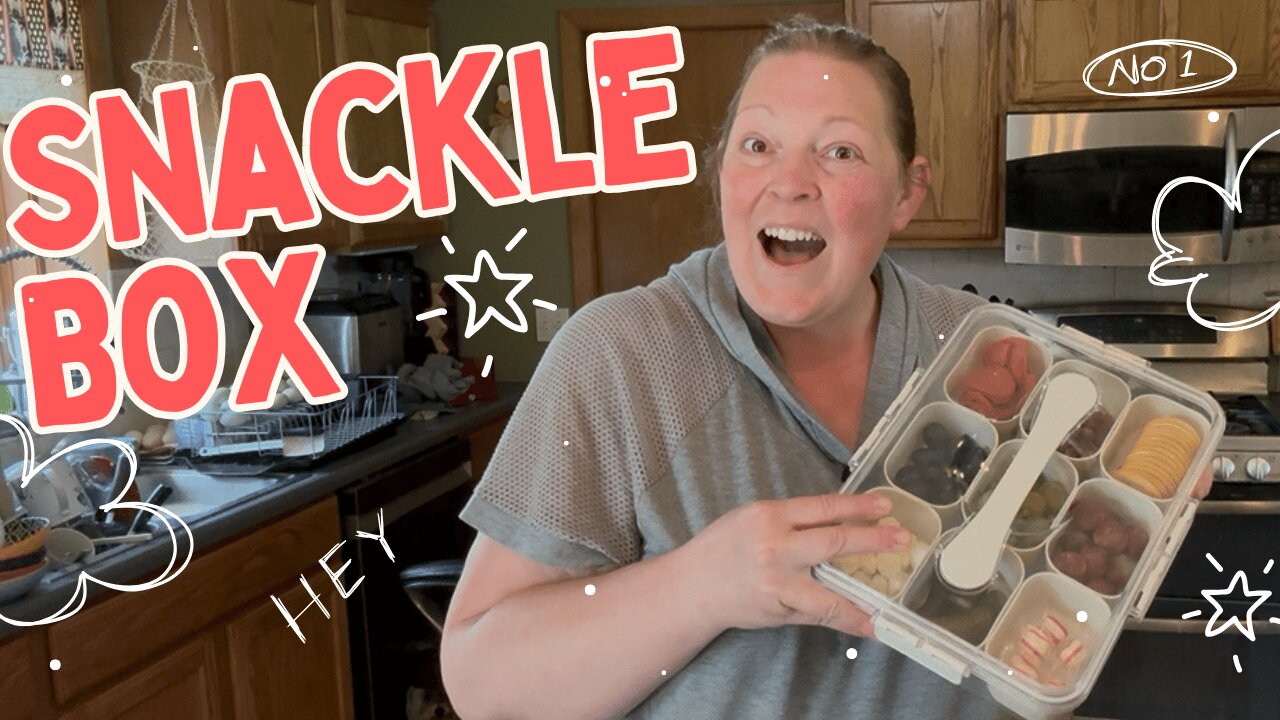 I Made My First SNACKLE BOX! | Travel Snack Hack + 9-Compartment Tray Review 🍱✈️