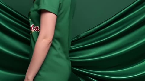 Wearing my Spanglish loud and proud 24/7… guess where I’m from? #LatinaStyle #BilingualVibes