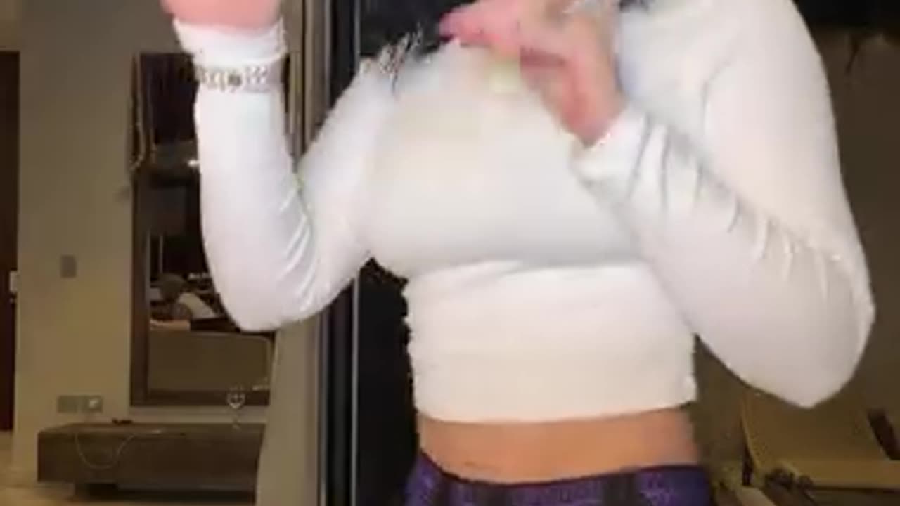 🍑 Pretty Face Small Waist And A Big Ol Ass