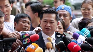 Thai court dismisses royal insult case against former prime minister