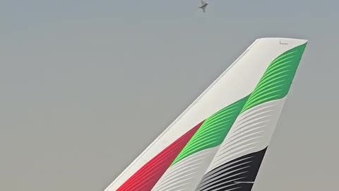 Tragic Fighter Jet Crash at Dubai Airshow