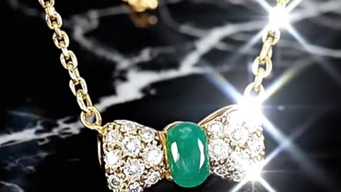 Van Cleef & Arpels Papillon Yellow Gold, Green Chalcedony & Diamond