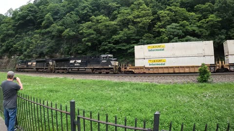 Long train at the shoe ran out of battier on the camera June 2022