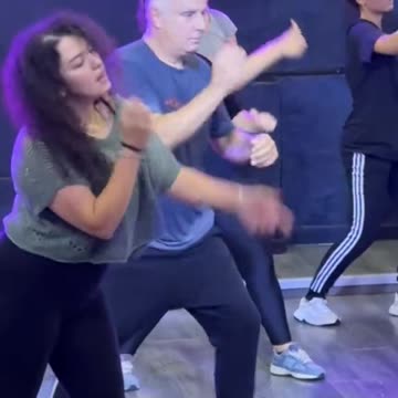 He chose to be happy 💃