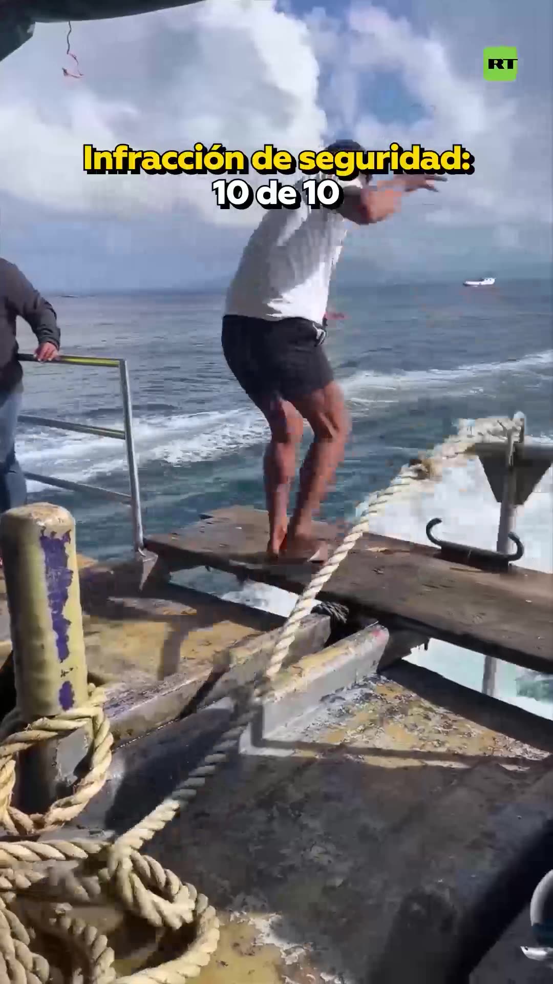 Esta maniobra de fondeo es una de las más peligrosas jamás vistas.