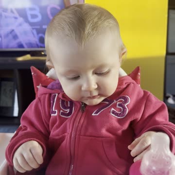 Baby Kayla Eats a Soft Cracker — Adorable Close-Up 😍🍘