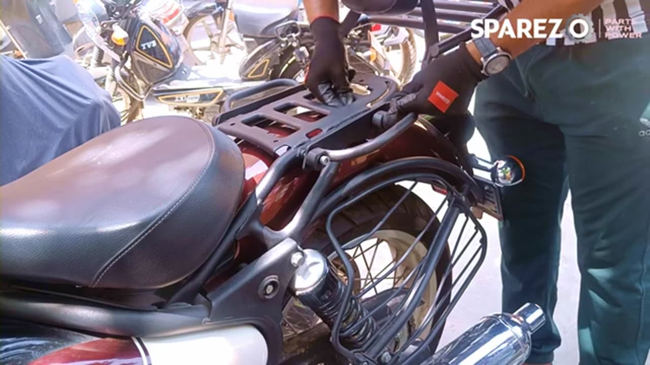 Royal Enfield Classic 650 | Luggage Rack with Backrest | Installation - SPAREZO