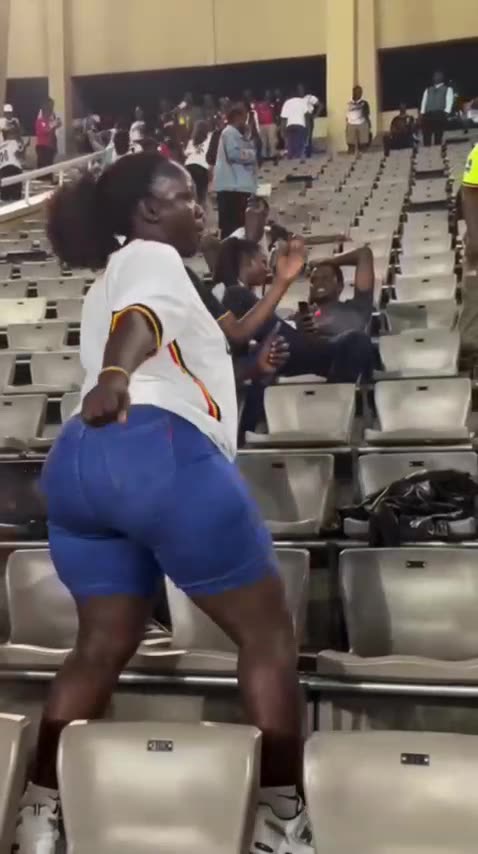 Ass too big can't even shaken.