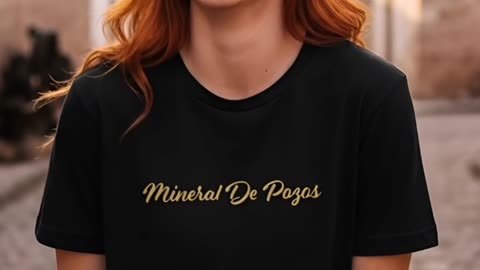 This shirt made me feel like a CEO on coffee break vibes... you feel it too? #bosslook #latinaenergy